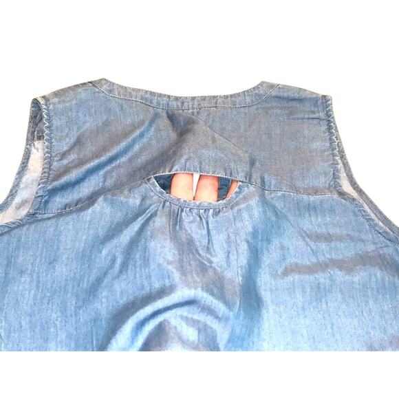 CROWN & IVY Womens Sleeveless Denim Top Small Upper Back Cut Out Lyocell Summer - Picture 8 of 8
